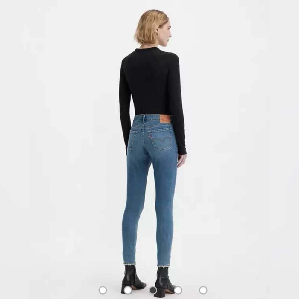 Levi’s 711 Skinny Distressed Jeans | Size 30 | Excellent Condition - Picture 3 of 4